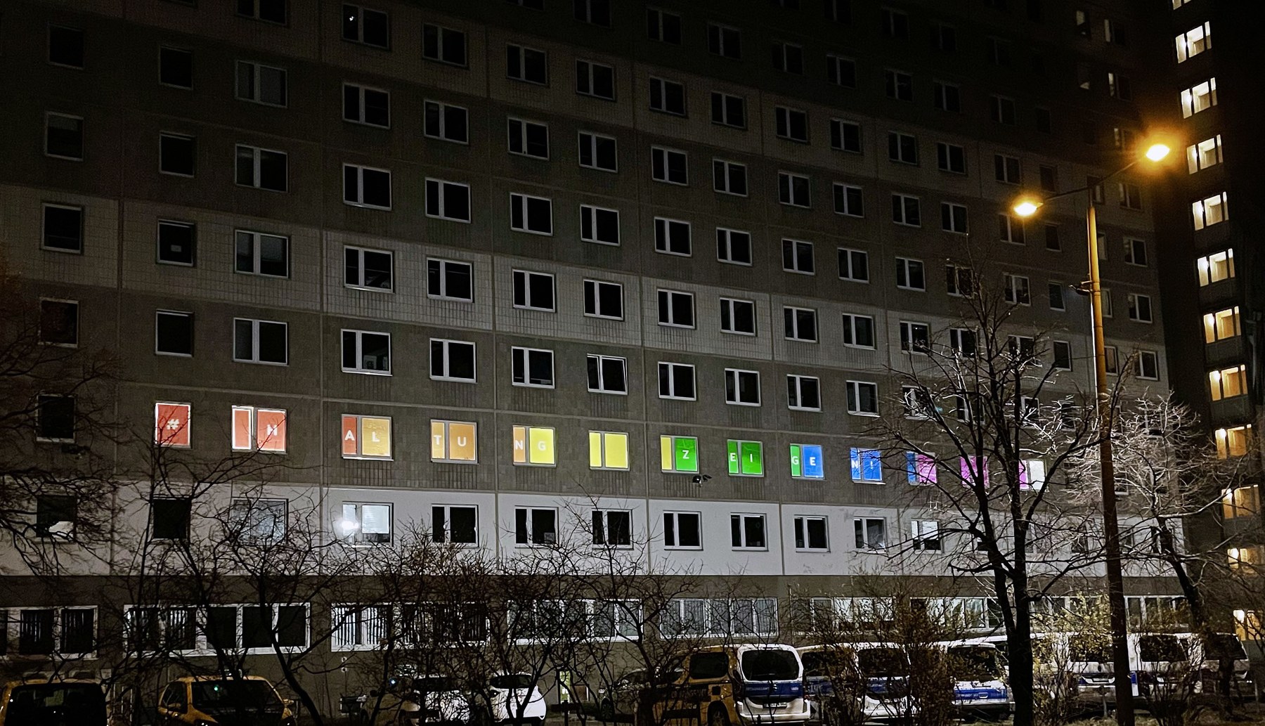 Aktionswoche gegen Rassismus Fenstermotiv Nacht